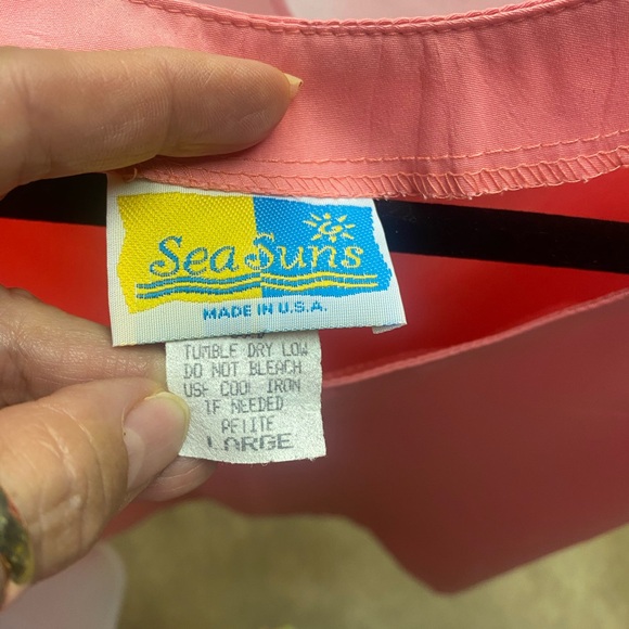 Ladies, “SEASUNS” sleeveless pullover top - Picture 4 of 5